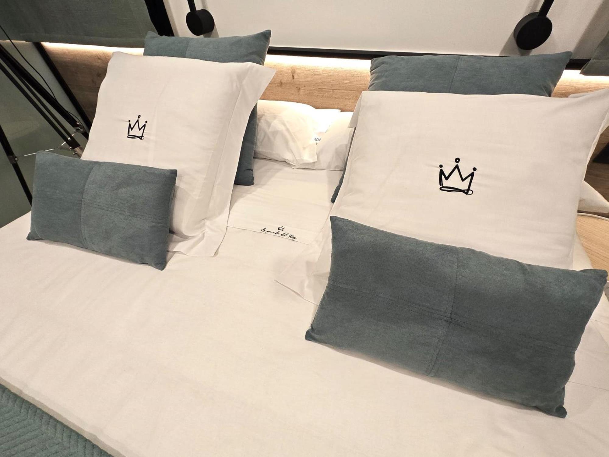 La Parada Del Rey - Luxury Suites Plasencia Eksteriør bilde